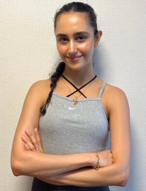 OUTLINE(アウトライン) 越谷店のエスラミ　マリヤムトレーナー